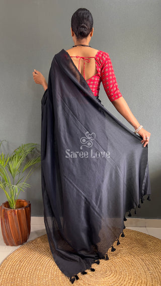 Black Cotton Saree With Red Printed Blouse