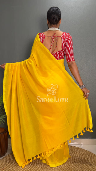 Yellow Saree With Zigzag Print Blouse