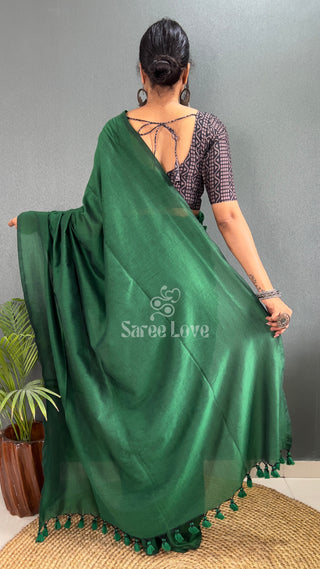 Green Saree With Black Print Blouse