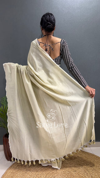 Off White Saree With Black Printed Blouse