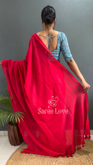 Red Saree With Sky Blue Printed Blouse