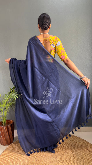 Blue Saree With Floral Print Blouse